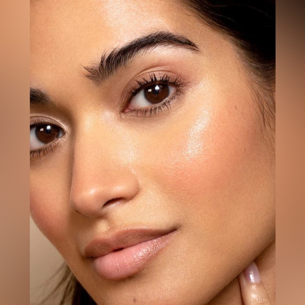 Ciaté London- Dewy Blush Glossy Cheek Tint - Picture 2 of 5